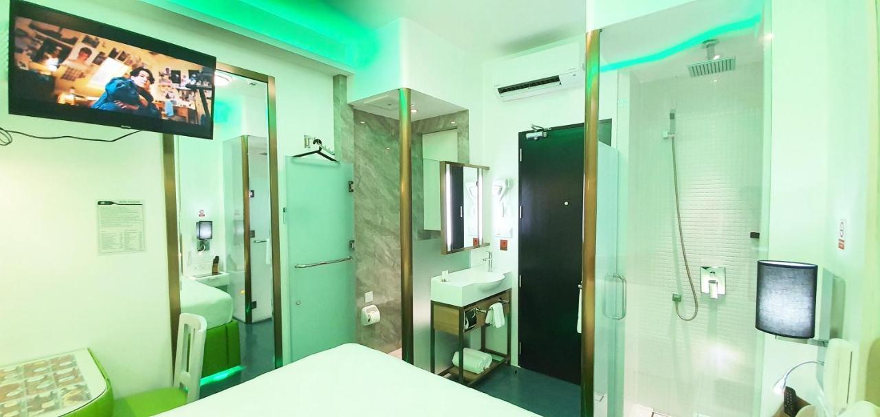 Iotel Luxury Kiosk Hotel アンヘレス エクステリア 写真